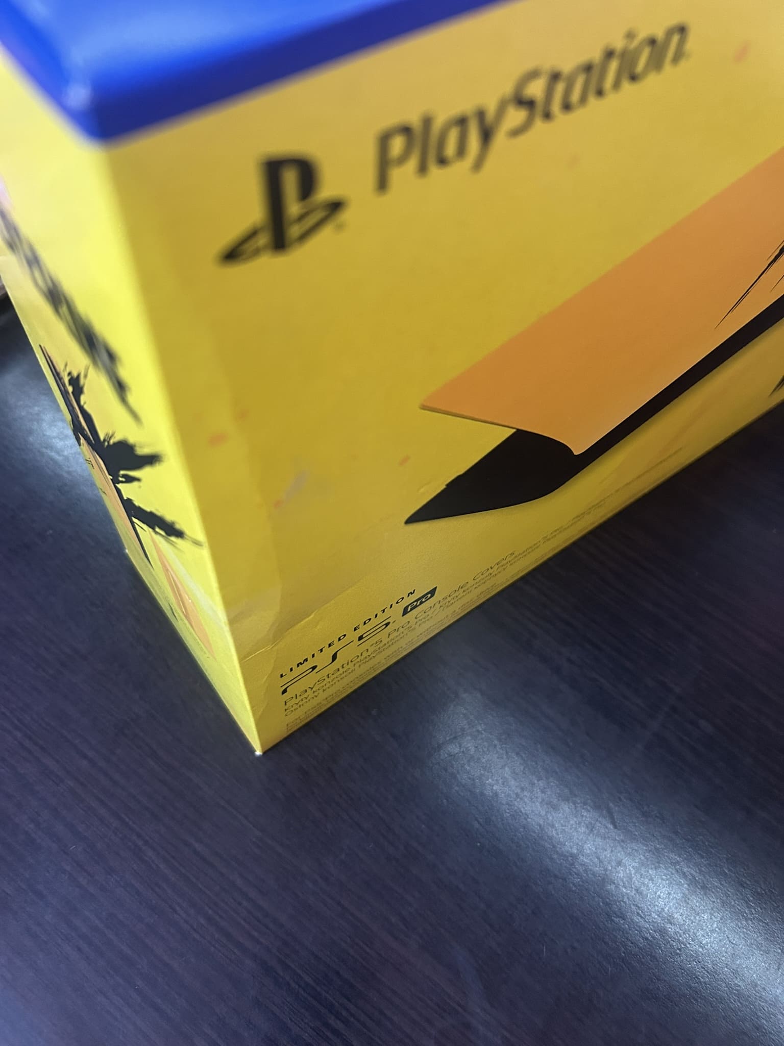 Kryt na konzoli PlayStation 5 Pro - Marvels Wolverine Battle Yellow Limited Edition | PS5 [poškozený obal]