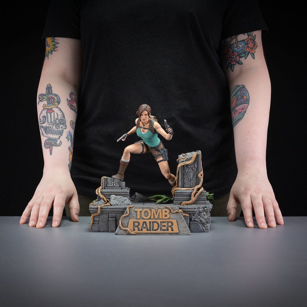 Tomb Raider - Figurka Lara Croft [Dark Horse]