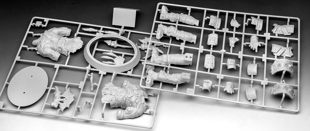 World of Warcraft - The Orc Thrall Model Set 1:16