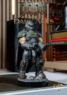 DOOM: The Dark Ages - Dobíjecí Stojánek "Doomslayer" [Cable Guys]